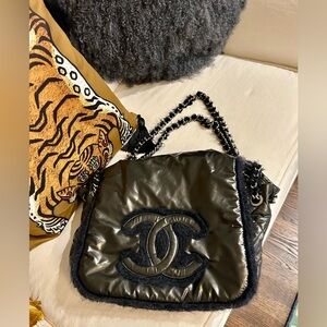 CHANEL Accordion Flap Bag w Mohair Trim - VERY GOOD Condition